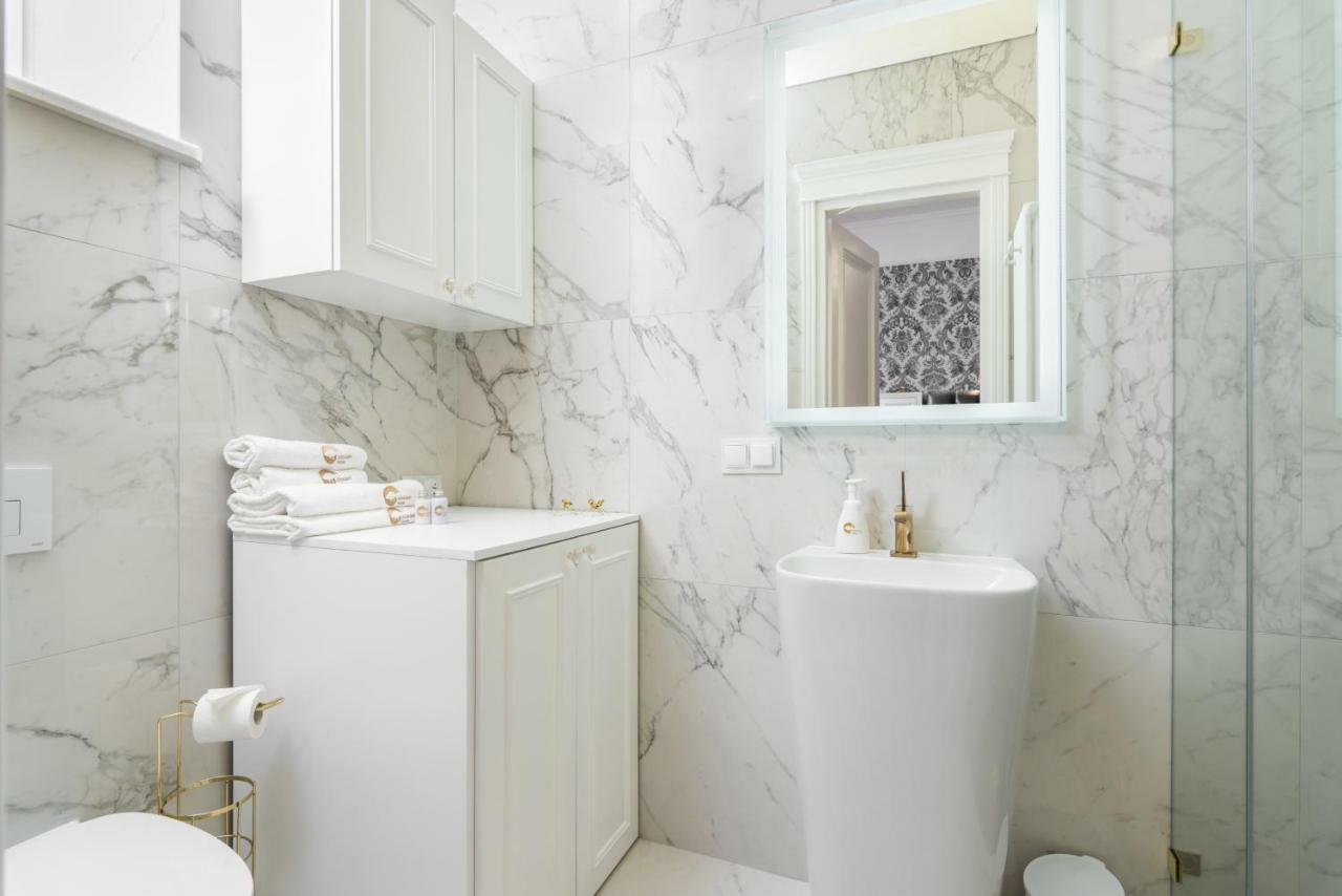 Golden Fish - New - Old Town Apartamento Cracovia